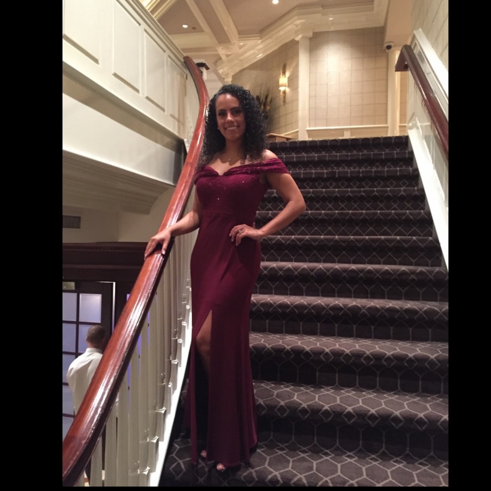 Wine off-the-shoulders Dress